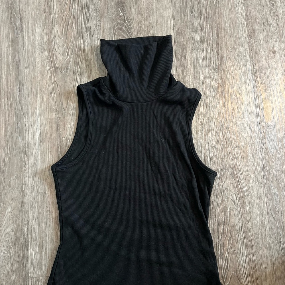 SHEIN Black Fitted Sleeveless Tank Top